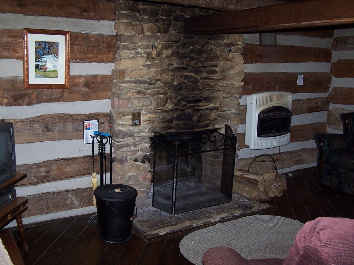Cabin Creekwood Lyndhurst Exterior photo