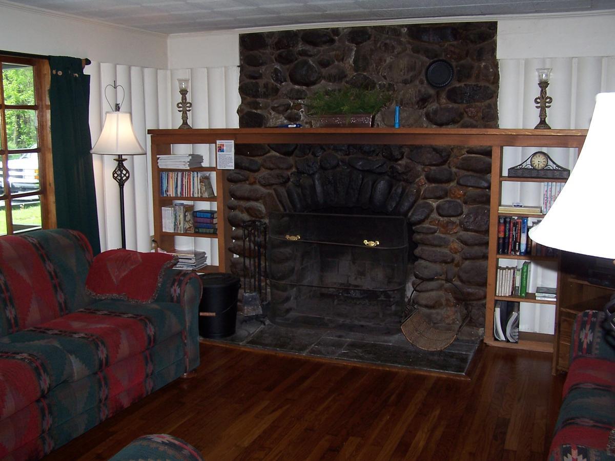 Cabin Creekwood Lyndhurst Exterior photo
